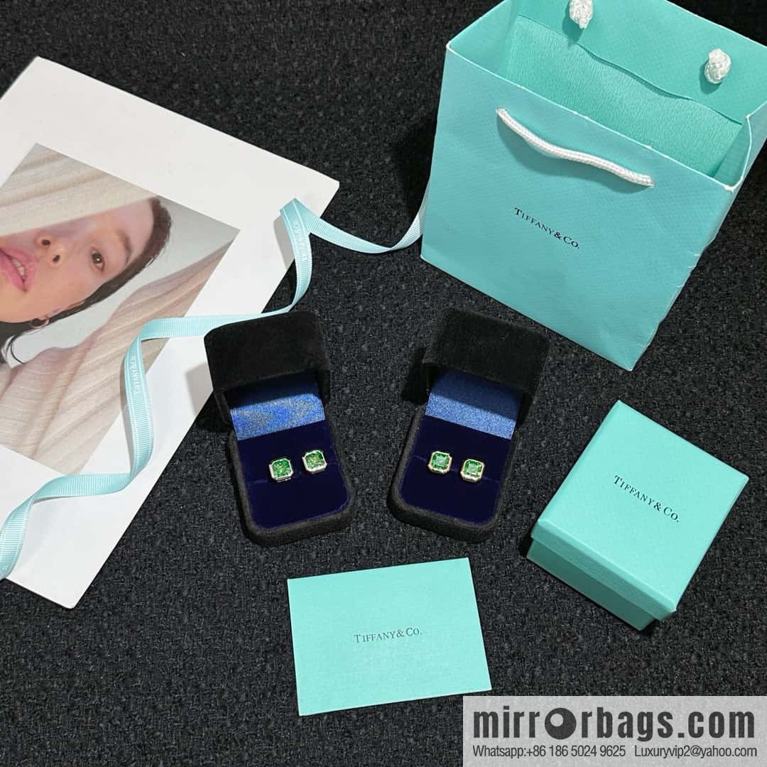❗️New ❗️ New ☑️ TIFFANY & Co. Tiffany square green diamond stud earrings
