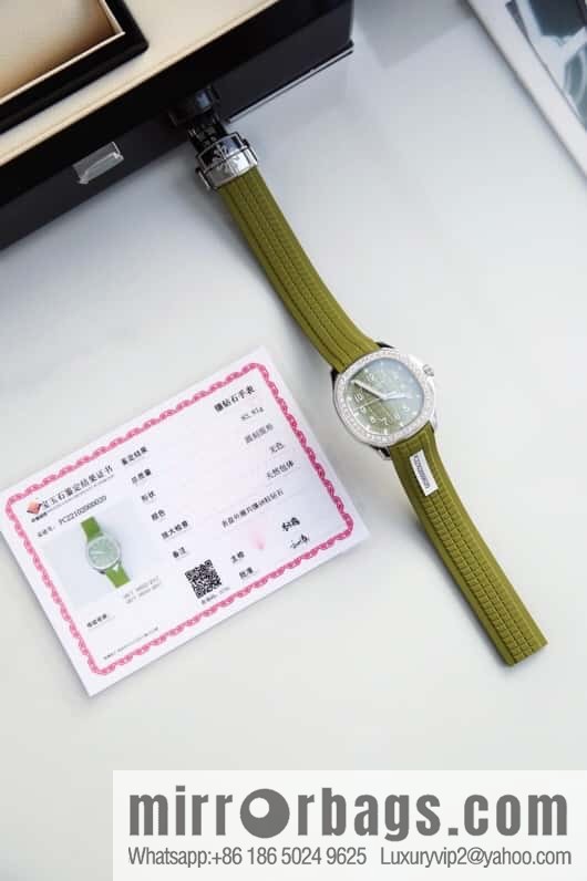 Exclusively launched, the new Patek Felix AQUANAUT series dial is inlaid with 48 vs2.0 real diamonds, about 1.2 carats, the original Swiss quartz movement, the watch size is 38mm