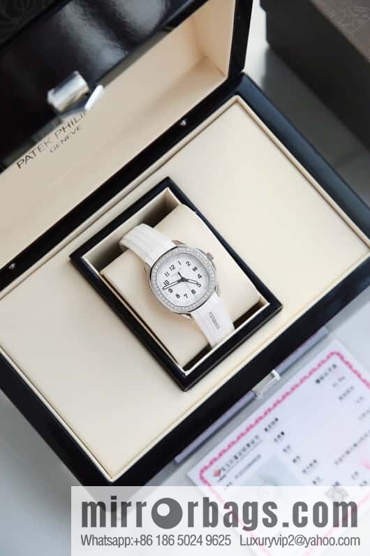 Exclusively launched, the new Patek Felix AQUANAUT series dial is inlaid with 48 vs2.0 real diamonds, about 1.2 carats, the original Swiss quartz movement, the watch size is 38mm