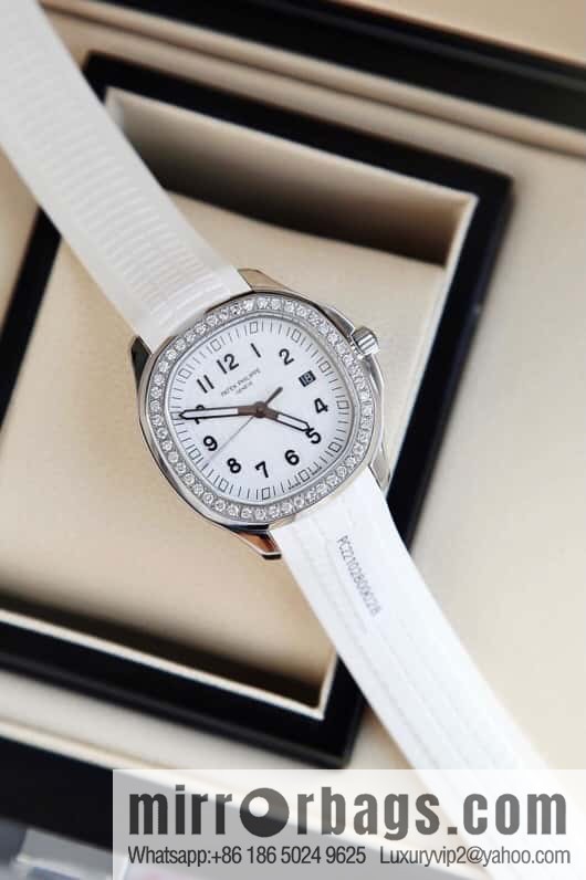 Exclusively launched, the new Patek Felix AQUANAUT series dial is inlaid with 48 vs2.0 real diamonds, about 1.2 carats, the original Swiss quartz movement, the watch size is 38mm