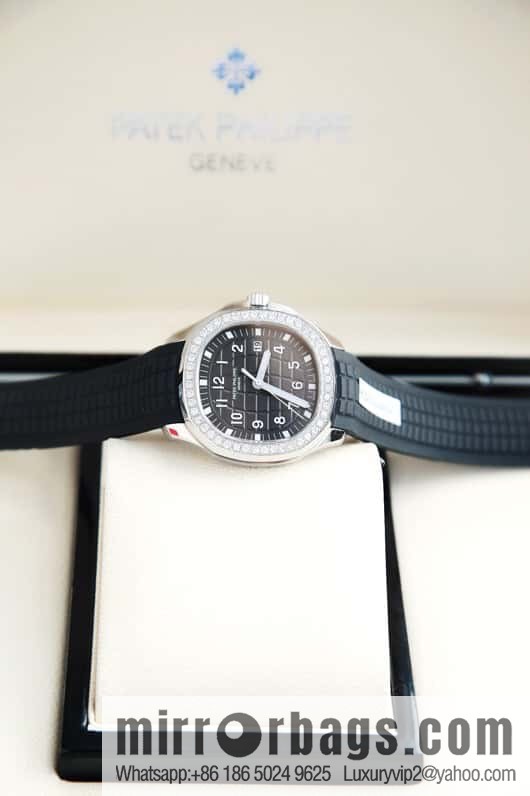Exclusively launched, the new Patek Felix AQUANAUT series dial is inlaid with 48 vs2.0 real diamonds, about 1.2 carats, the original Swiss quartz movement, the watch size is 38mm