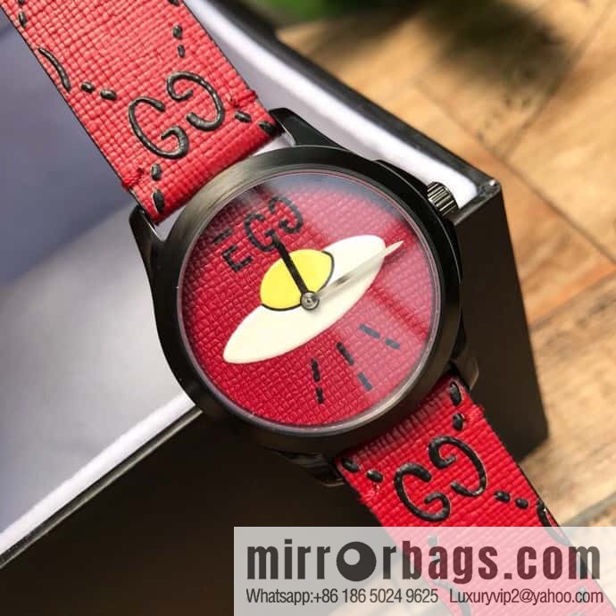 Gucci GUCCI's latest watch black rubber strap with three-dimensional Gucci logo and black PVD pin clasp, Rhonda quartz movement