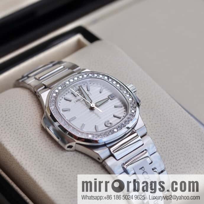 PP Nautilus 7010 series, the most beautiful Nautilus real diamond 32mm ultra-thin quartz women's watch