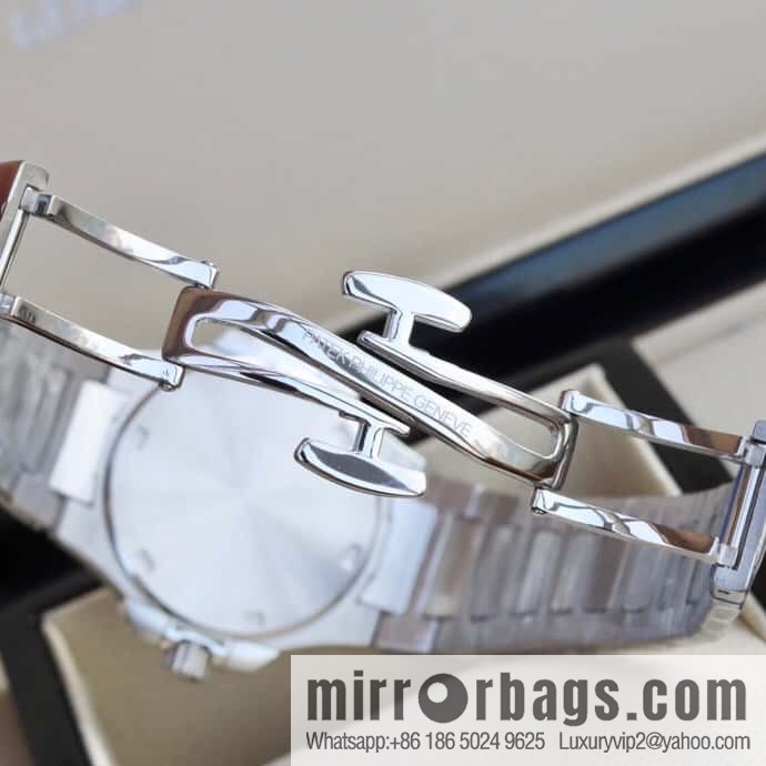 PP Nautilus 7010 series, the most beautiful Nautilus real diamond 32mm ultra-thin quartz women's watch