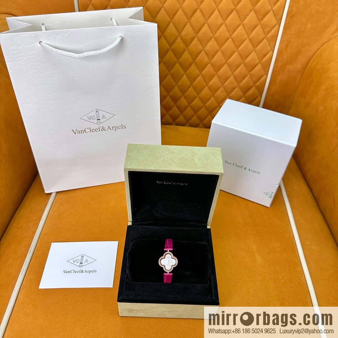 Van Cleef & Arpels ALHAMBRA series, model: VCARO8WSOO original Swiss quartz movement of the same model