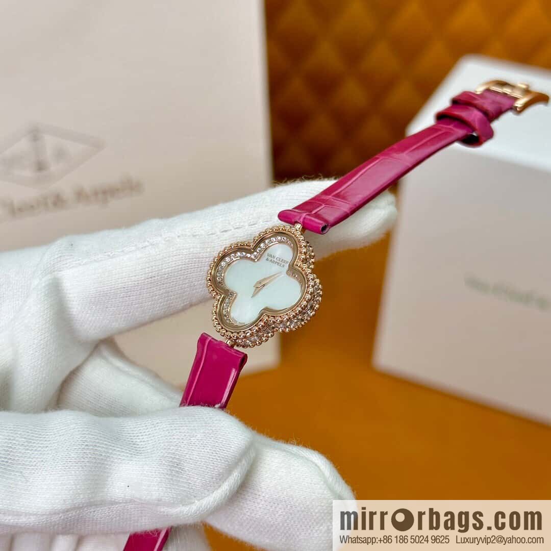 Van Cleef & Arpels ALHAMBRA series, model: VCARO8WSOO original Swiss quartz movement of the same model