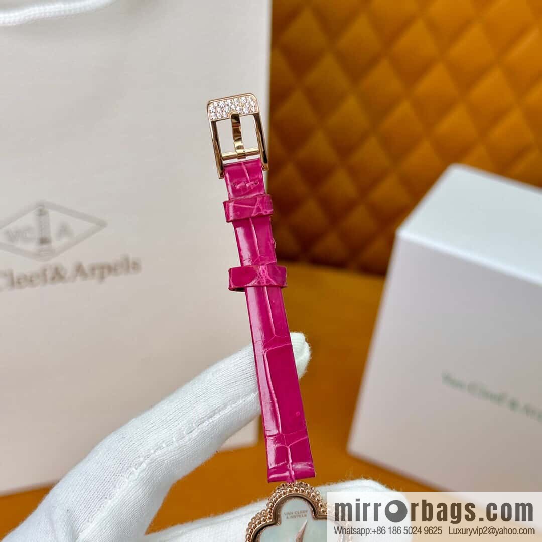 Van Cleef & Arpels ALHAMBRA series, model: VCARO8WSOO original Swiss quartz movement of the same model