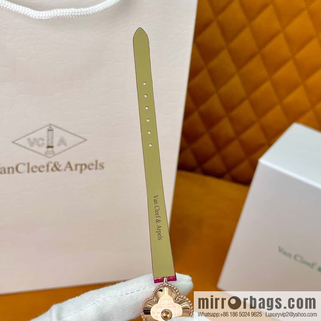 Van Cleef & Arpels ALHAMBRA series, model: VCARO8WSOO original Swiss quartz movement of the same model