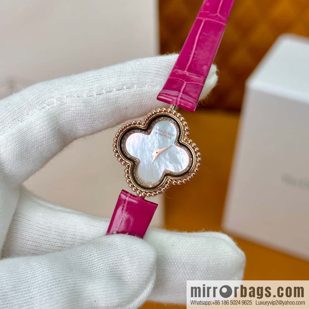 Van Cleef & Arpels ALHAMBRA series, model: VCARO8WSOO original Swiss quartz movement of the same model