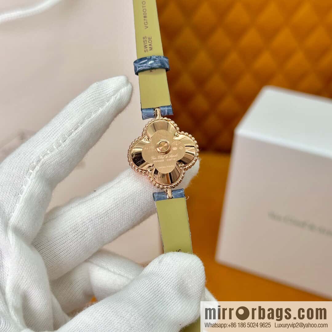 Van Cleef & Arpels ALHAMBRA series, model: VCARO8WSOO original Swiss quartz movement of the same model