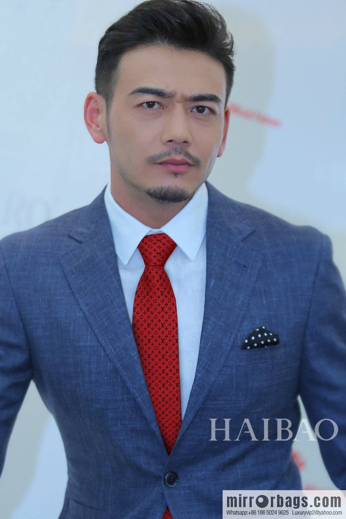 LV Louis Vuitton 100% Top Jacquard Silk Logo Tie