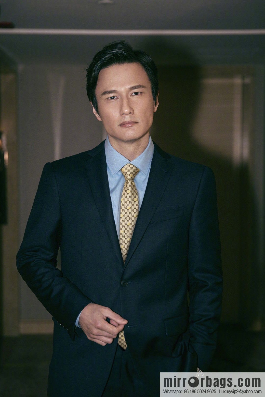 GUCCI Gucci 100% Top Jacquard Silk GG and Bee Tie