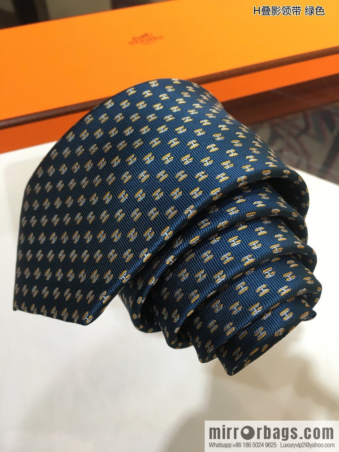 Hermes 100% Top Twill Silk Overlay Tie