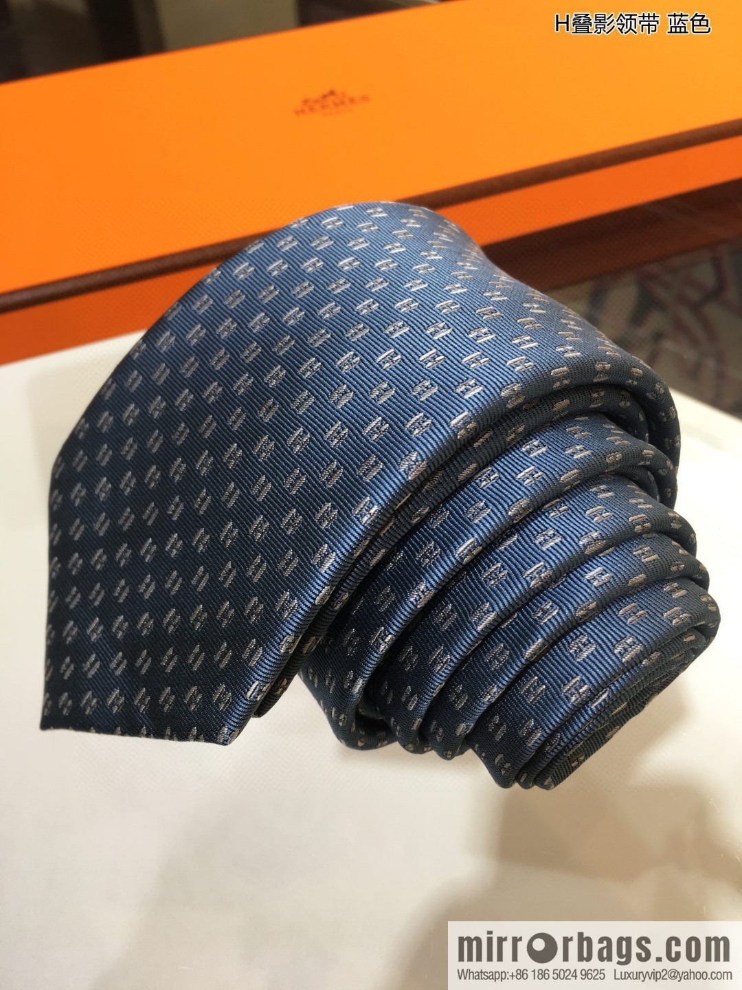 Hermes 100% Top Twill Silk Overlay Tie