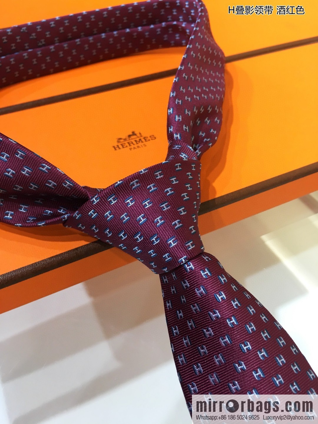 Hermes 100% Top Twill Silk Overlay Tie