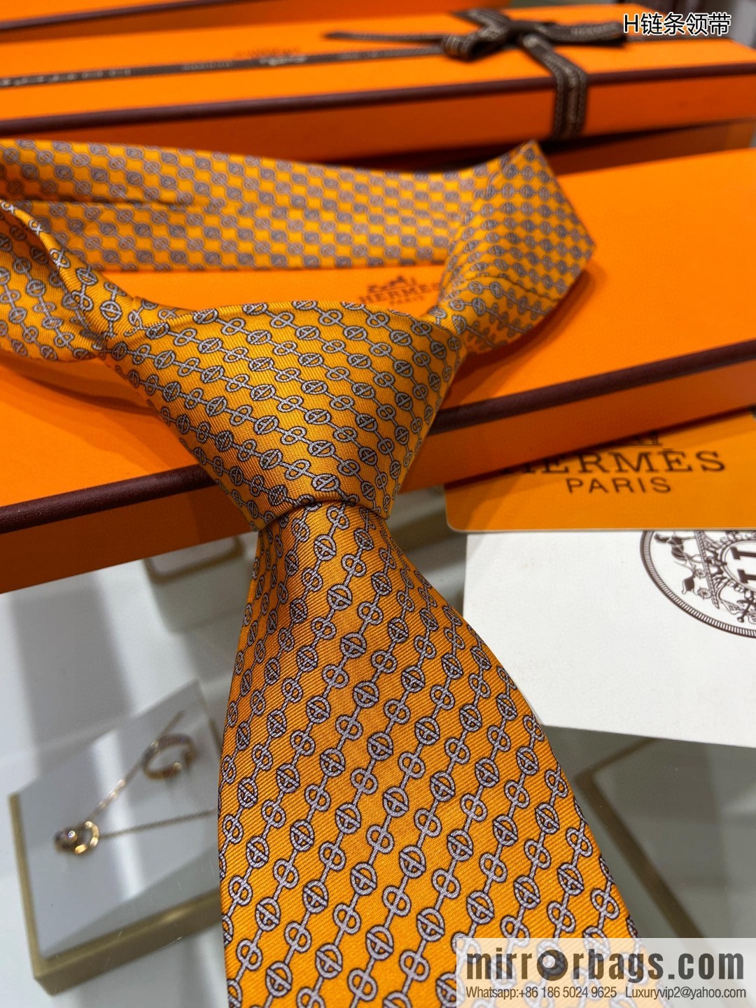 Hermes 100% Premium Twill Silk Chain Tie