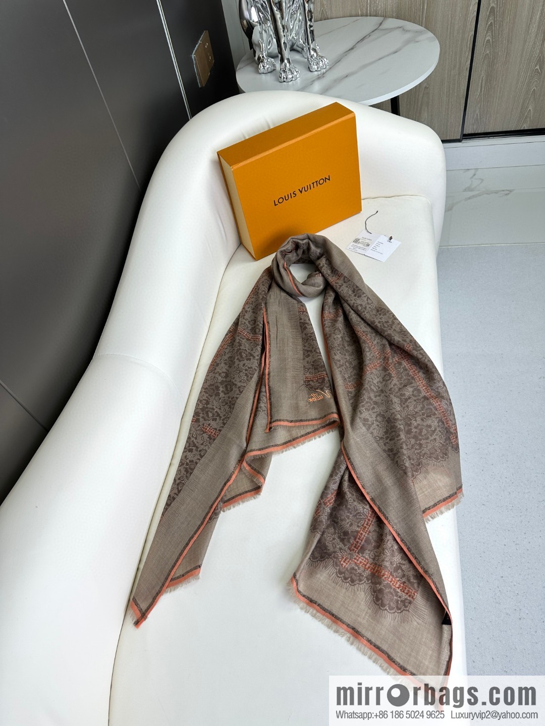 LV 2023 new, cashmere scarf.