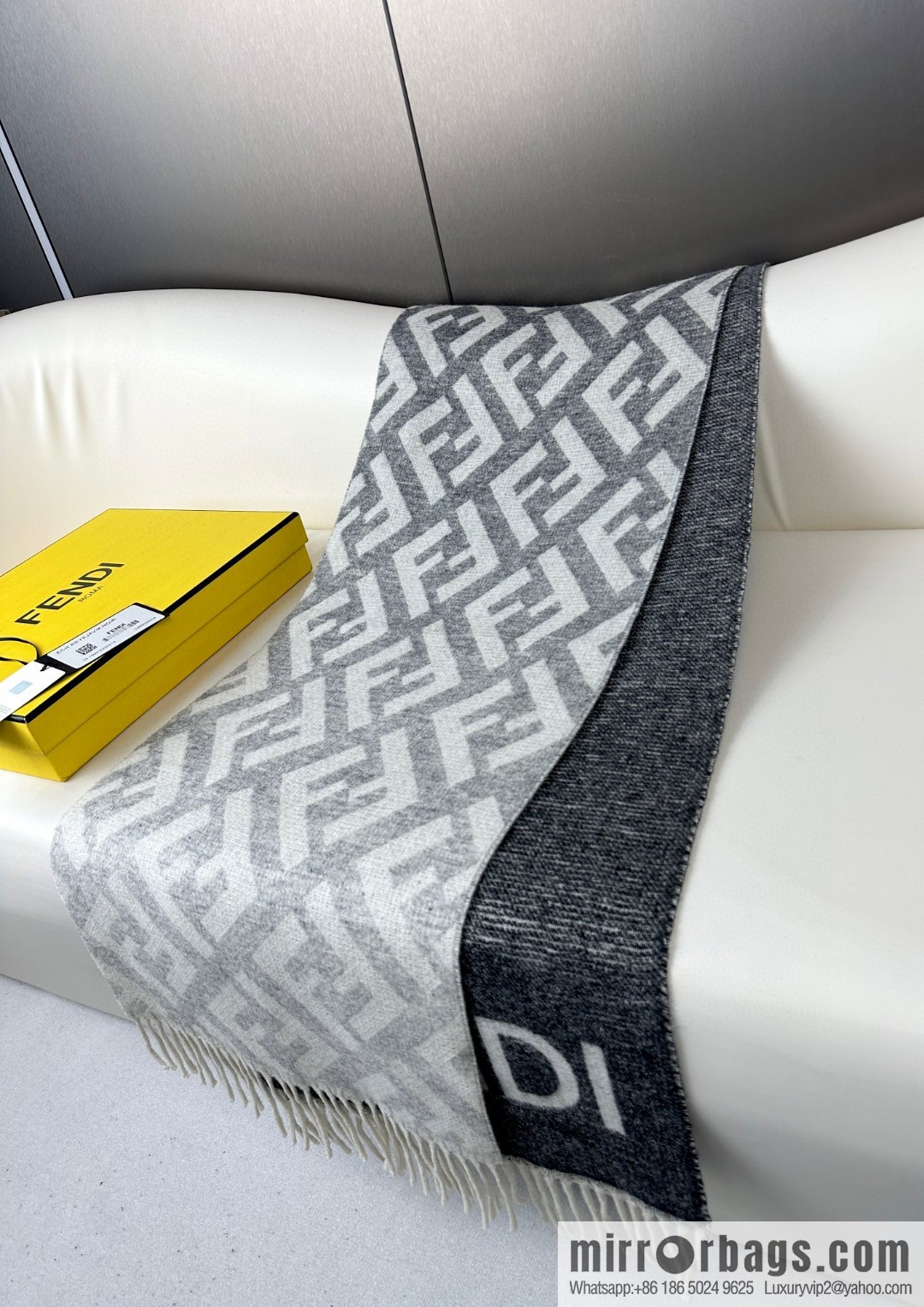 FENDI's latest [Roma] series, cashmere scarf