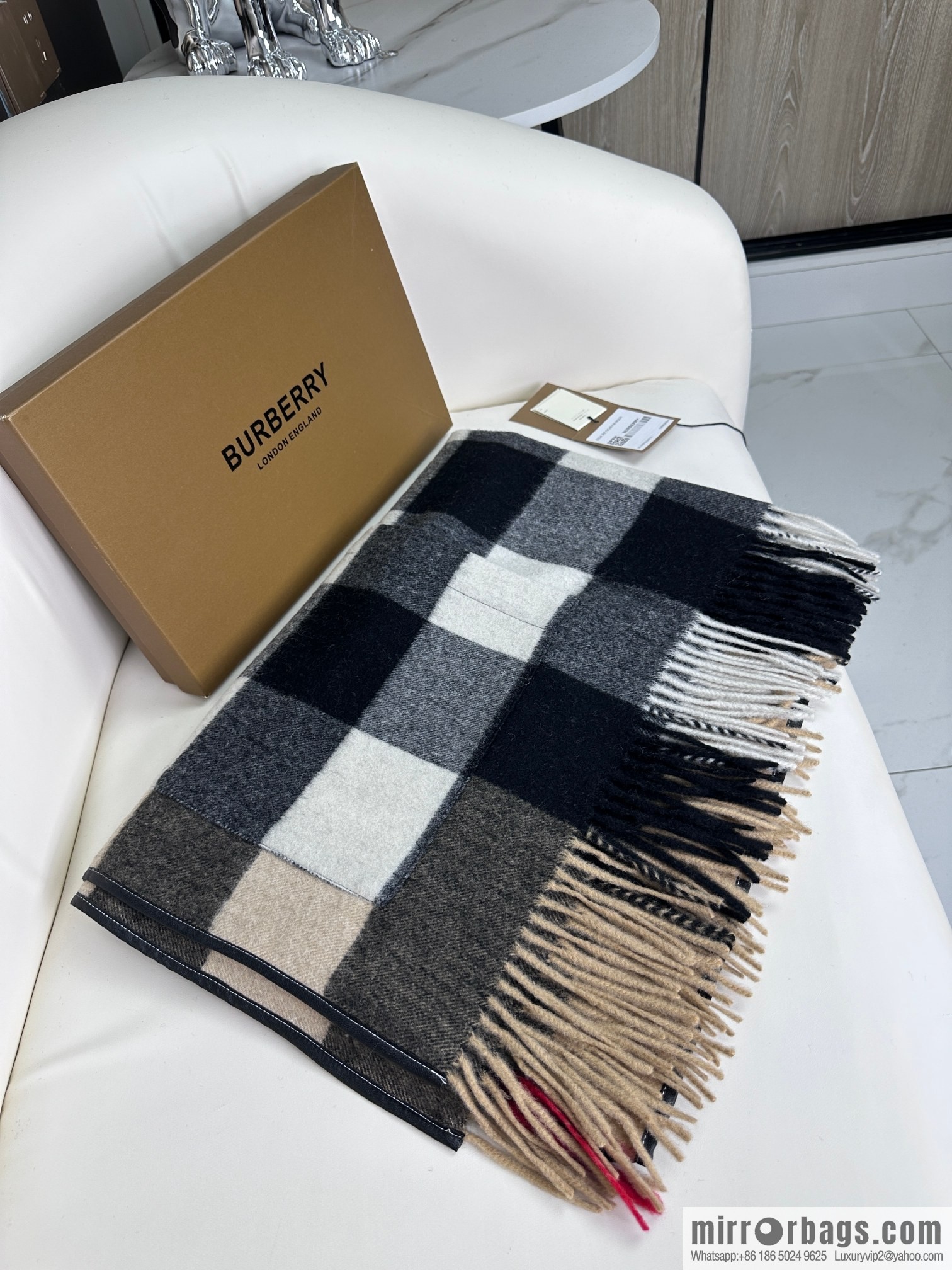 Burberry, the latest logo plaid cape large shawl