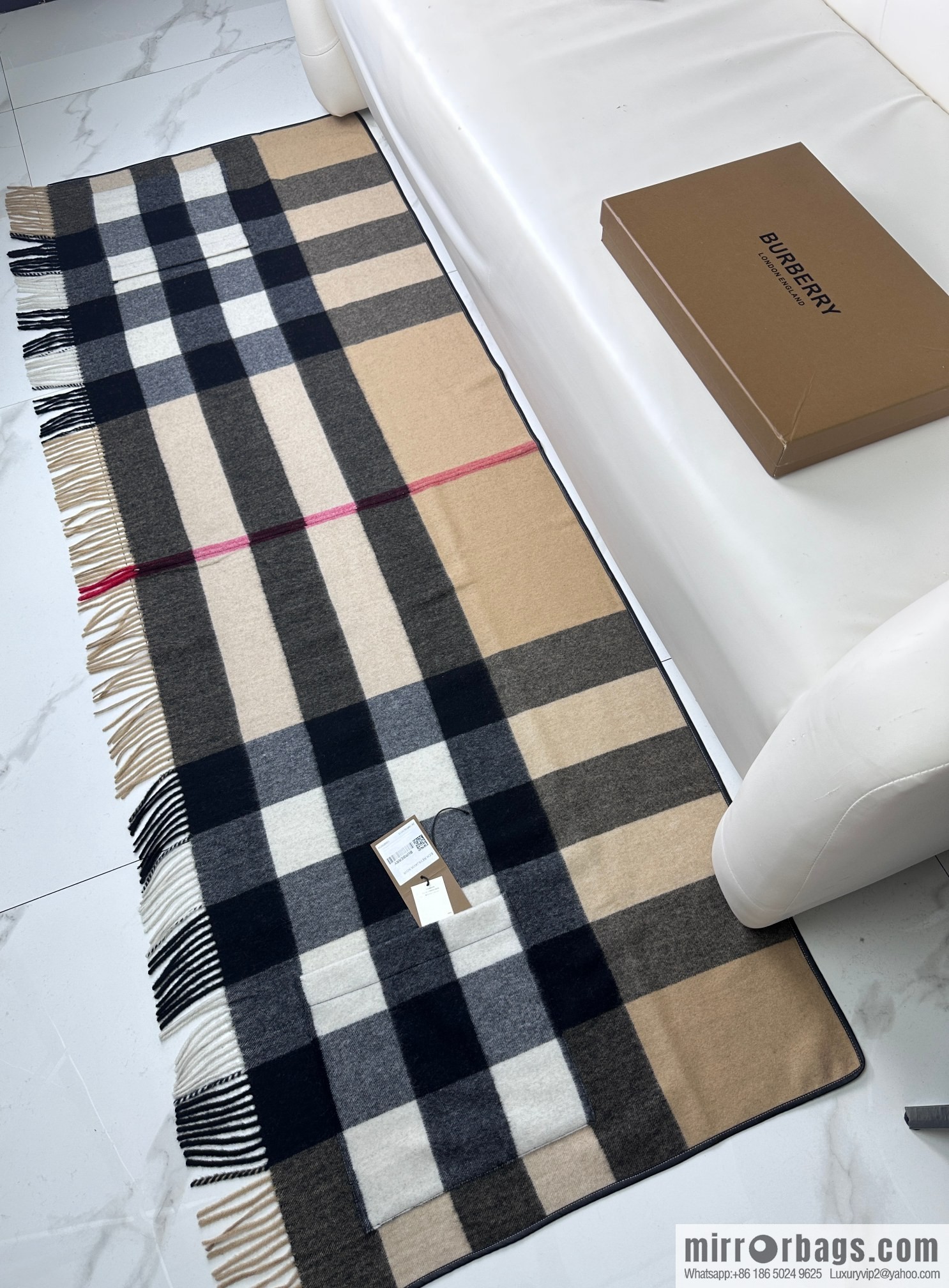 Burberry, the latest logo plaid cape large shawl