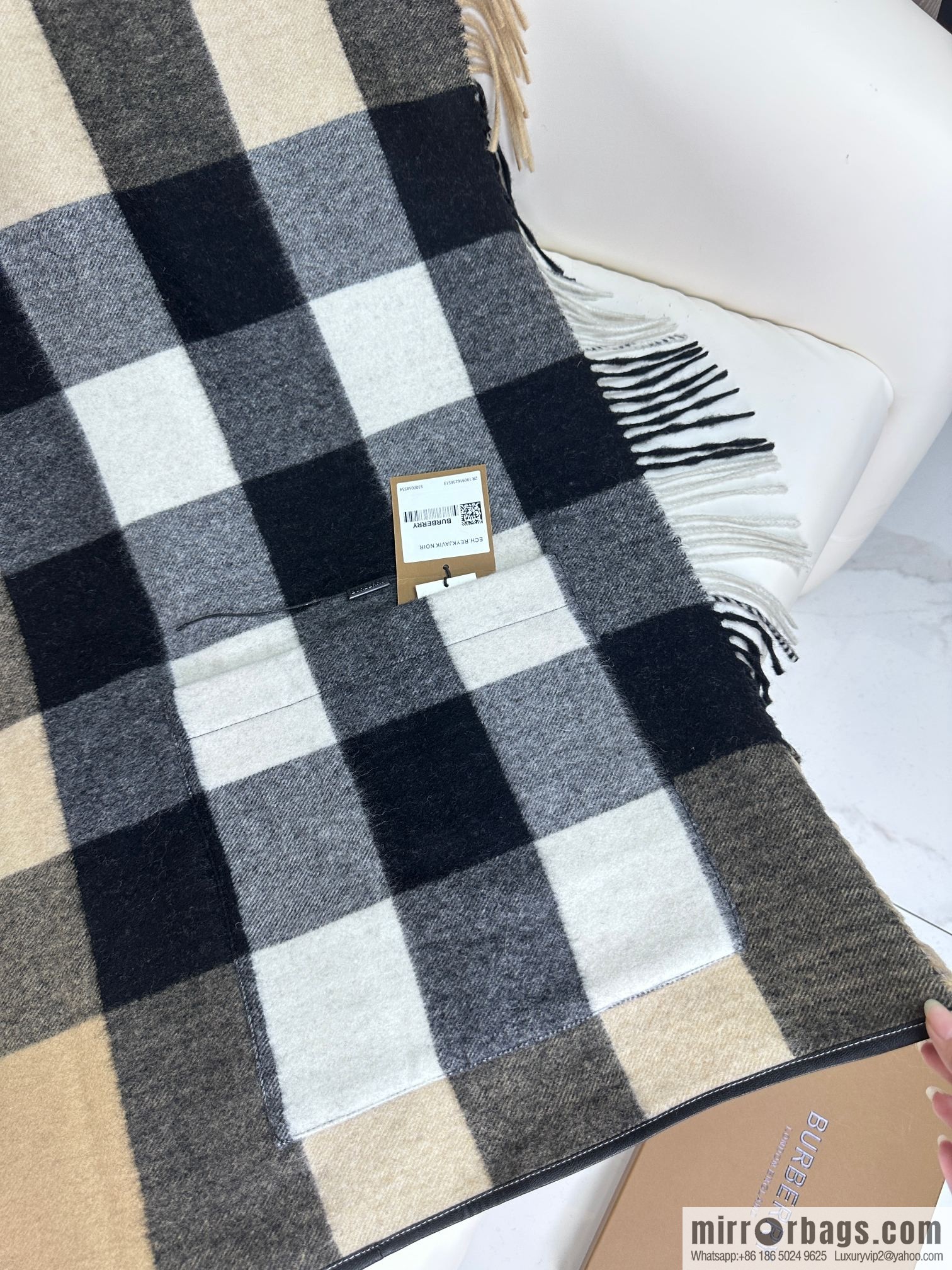 Burberry, the latest logo plaid cape large shawl