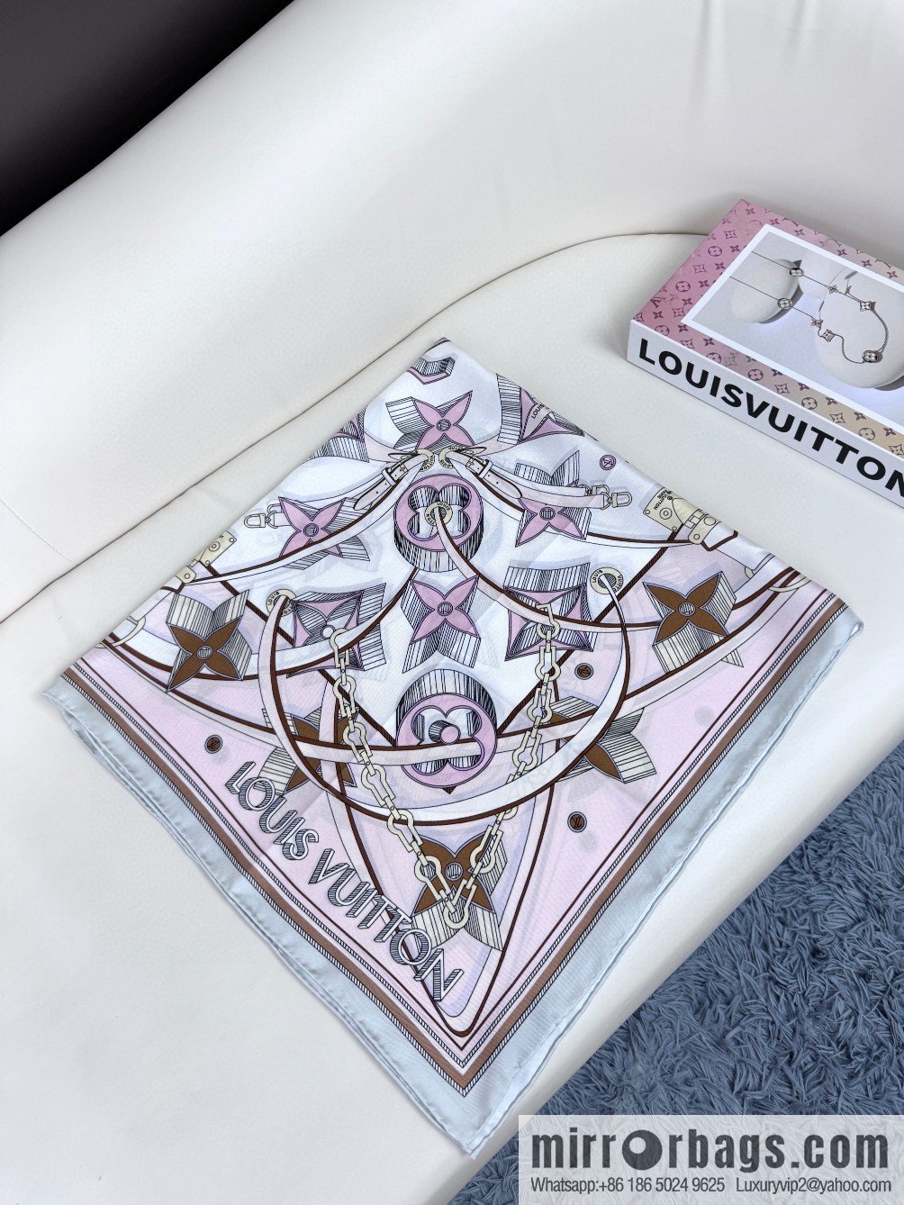 LV [L three-dimensional relief pattern 90] silk printing square towel