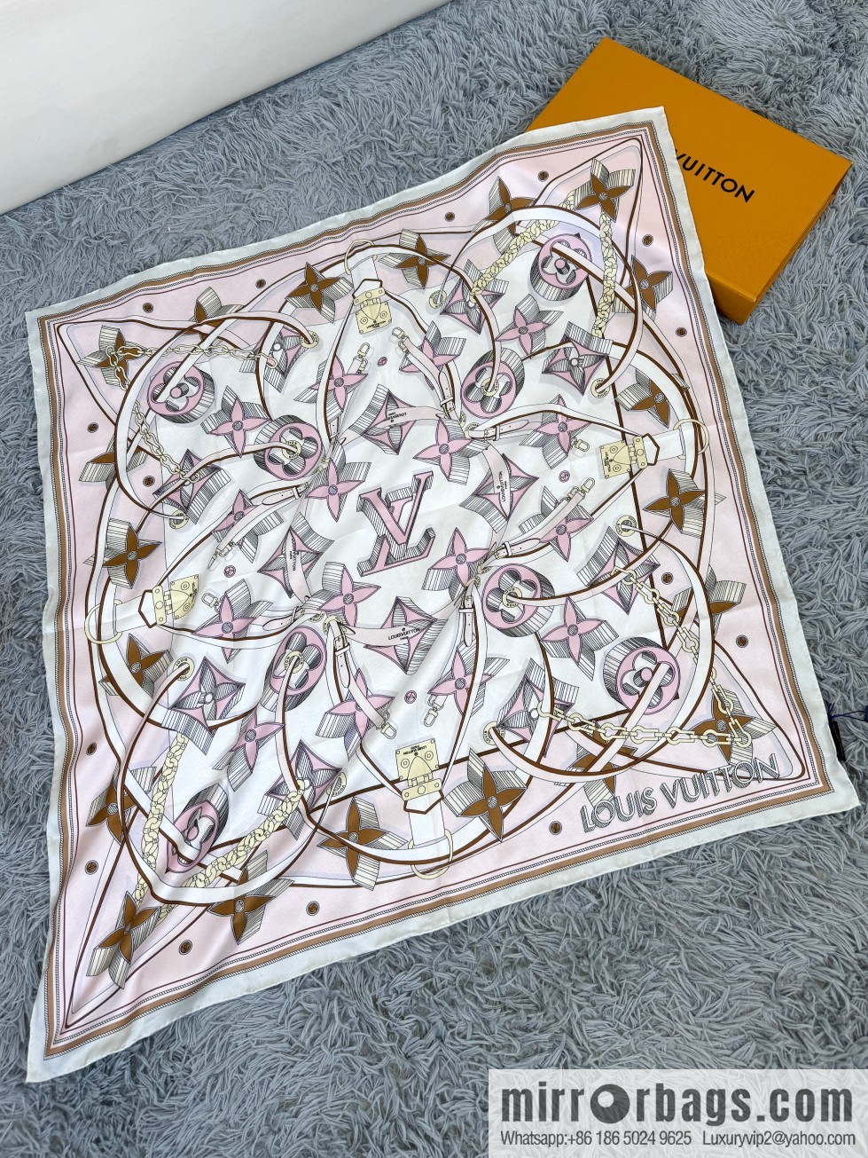 LV [L three-dimensional relief pattern 90] silk printing square towel