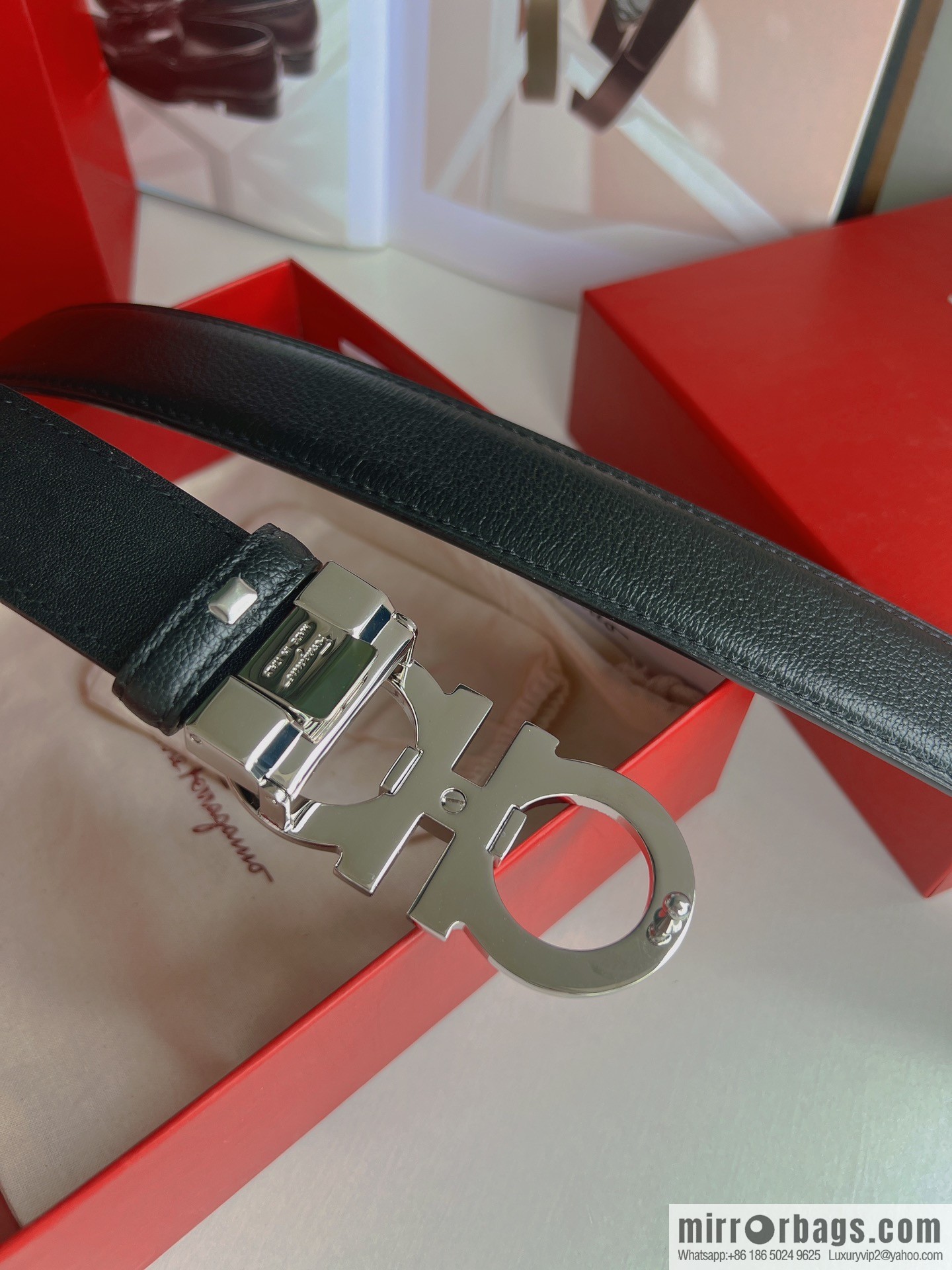 Ferragamo Ferragamo, a selection of high-quality materials for men's business 3.5cm belt