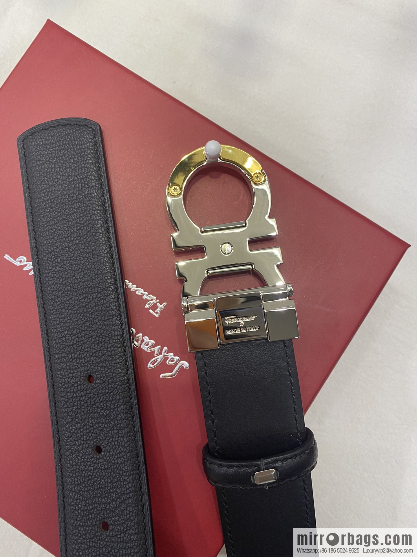 Ferragamo's new 3.5cm Gancio double-circle intercolored edge metal clip buckle, with the first layer of cowhide belt