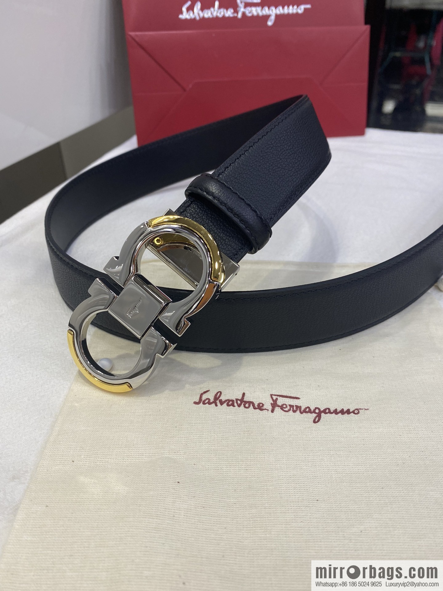 Ferragamo's new 3.5cm Gancio double-circle intercolored edge metal clip buckle, with the first layer of cowhide belt