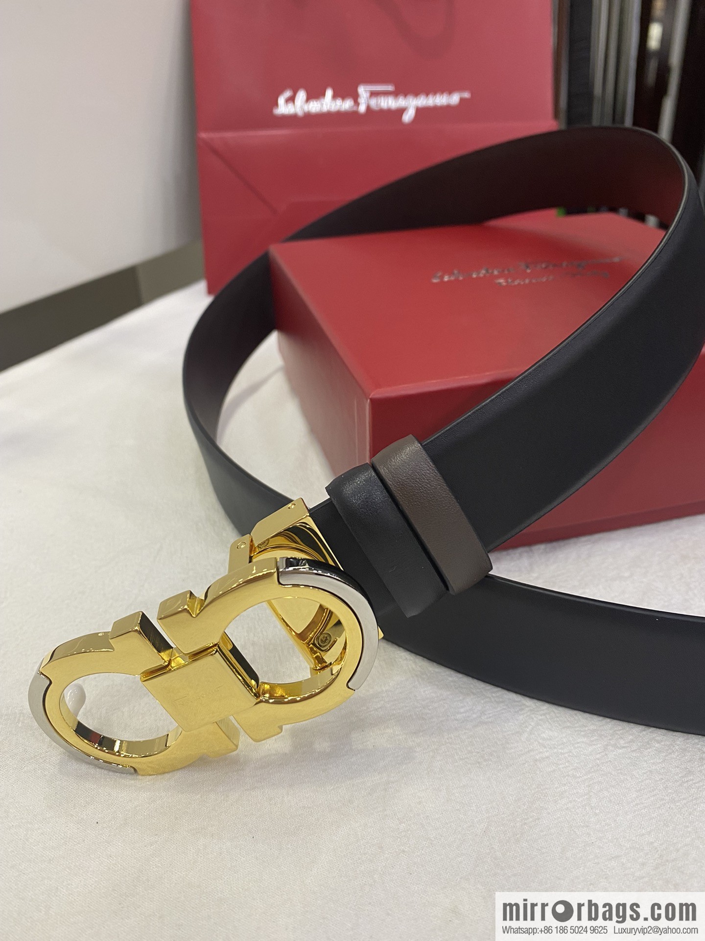 Ferragamo's new 3.5cm Gancio double-circle intercolored edge metal clip buckle, with the first layer of cowhide belt