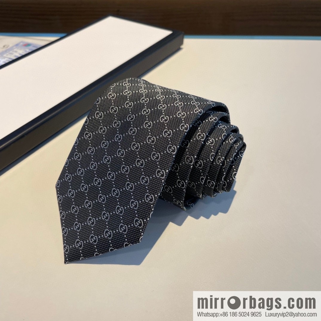 GUCCI Gucci interlocking G-pattern silk tie