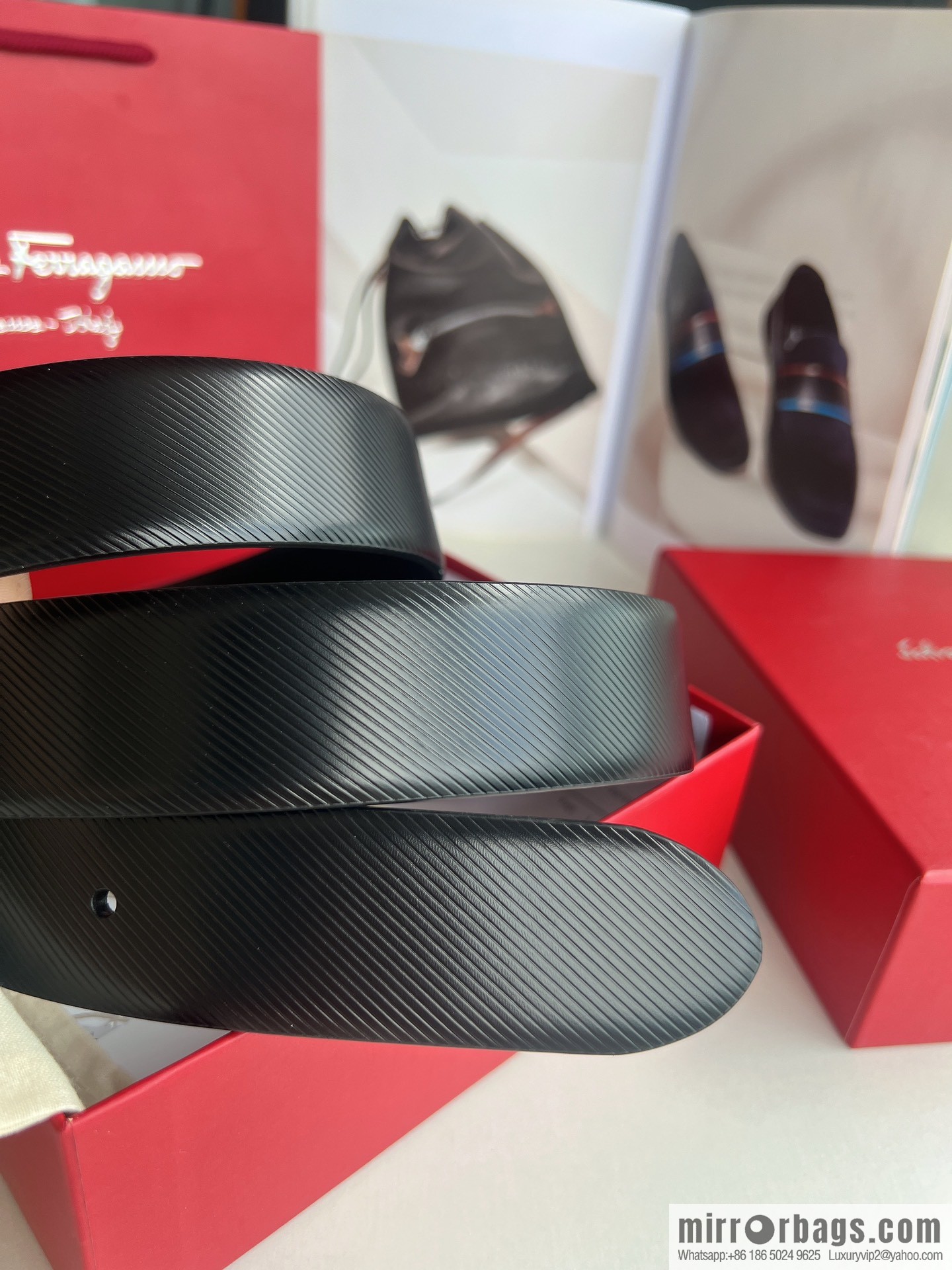 Ferragamo Ferragamo, Cowhide Embossed Gancini Metal Buckle Men's 3.5cm Belt