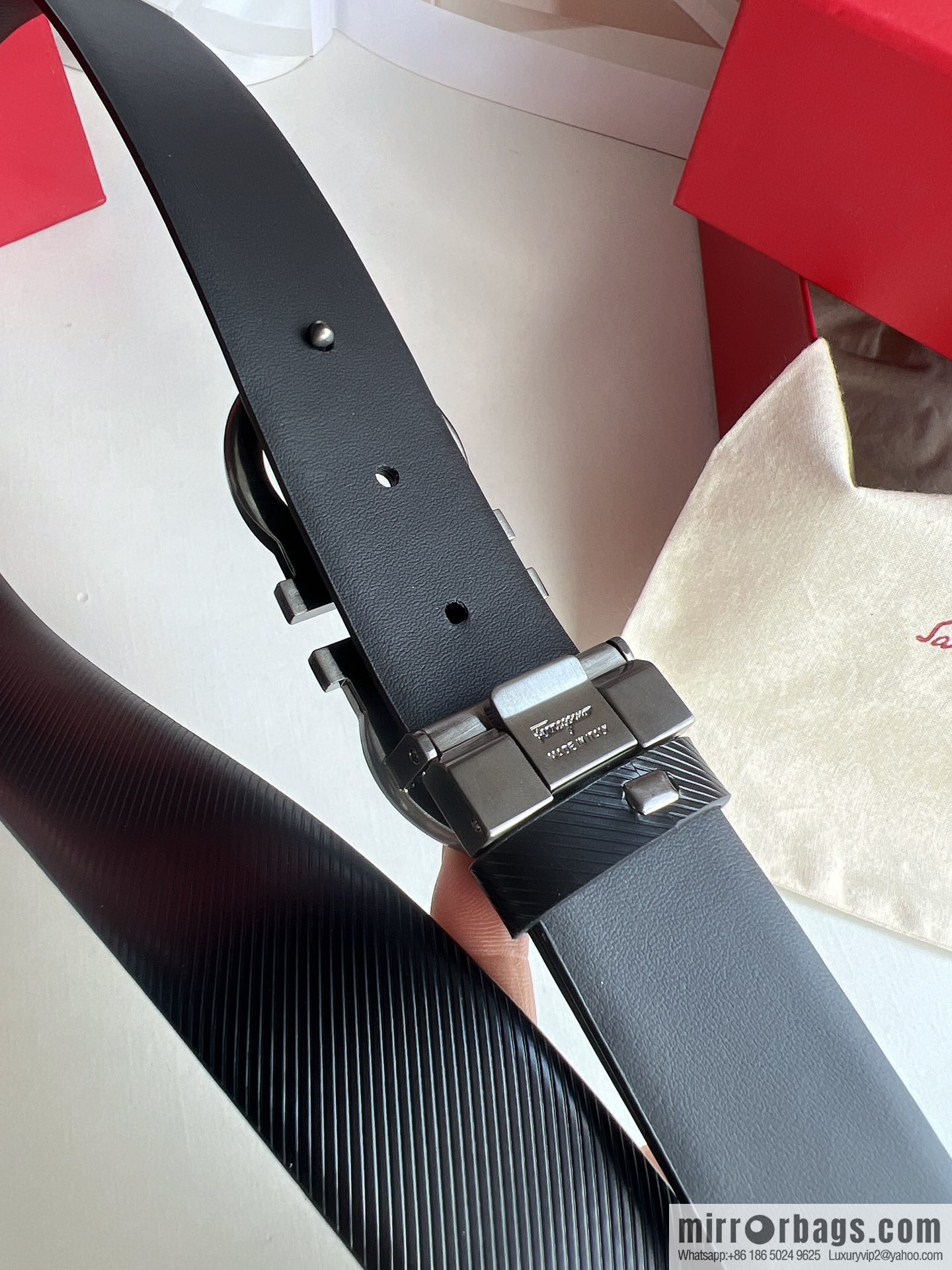 Ferragamo Ferragamo, Cowhide Embossed Gancini Metal Buckle Men's 3.5cm Belt