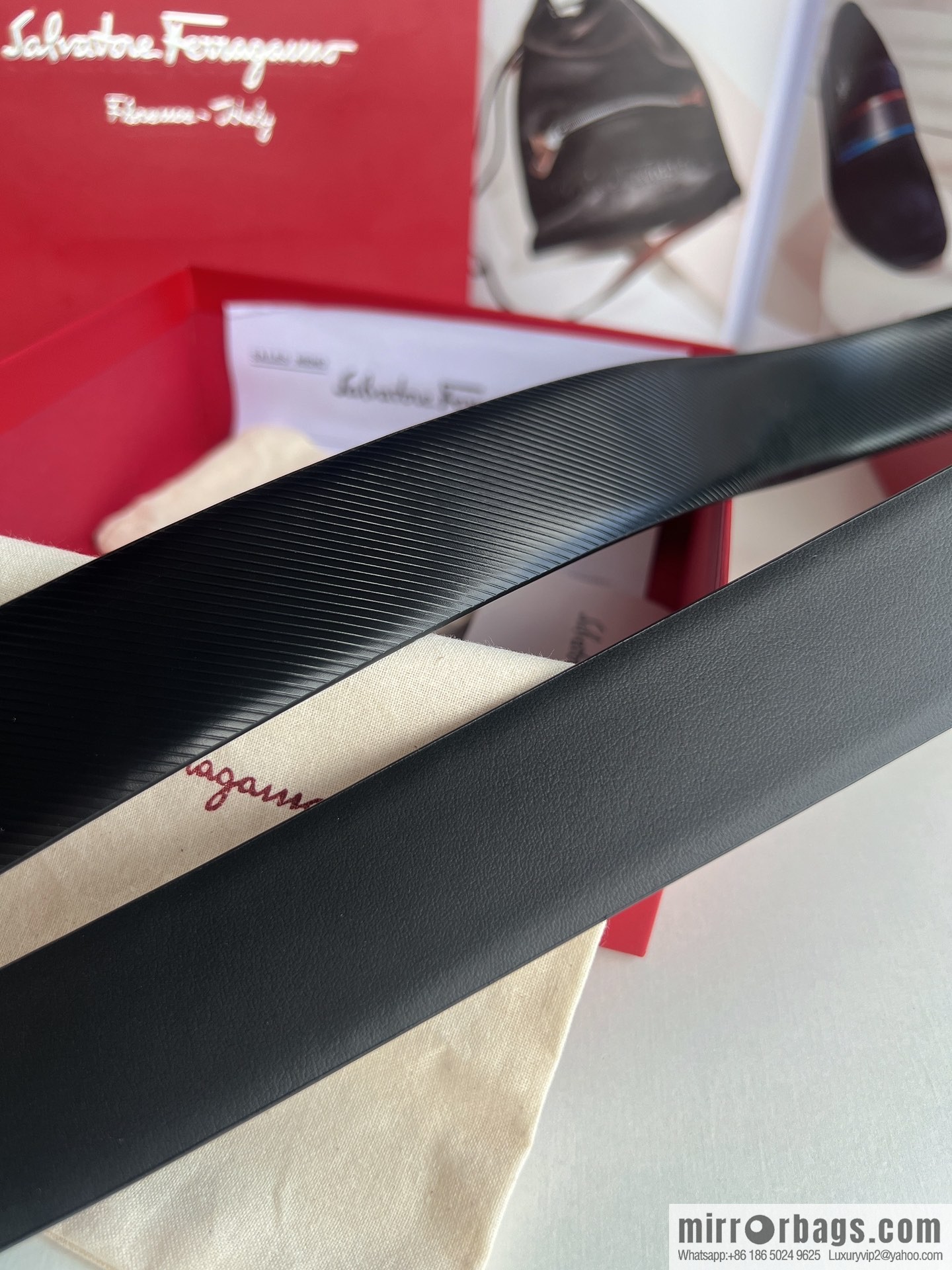 Ferragamo Ferragamo, Cowhide Embossed Gancini Metal Buckle Men's 3.5cm Belt