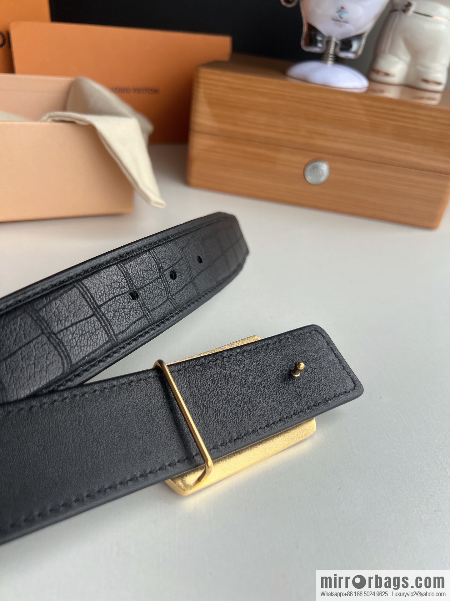 LV/Louis Vuitton, metal buckle solid steel resin craft inlaid men's 4.0 belt