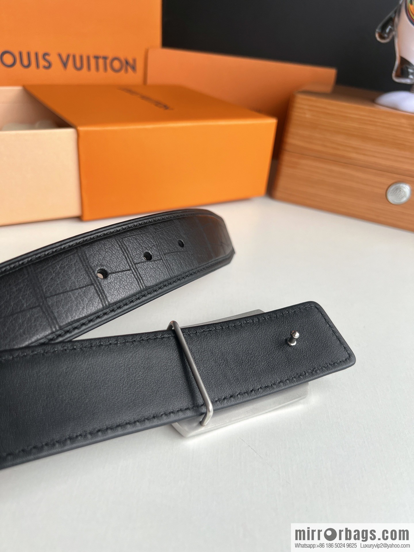 LV/Louis Vuitton, metal buckle solid steel resin craft inlaid men's 4.0 belt