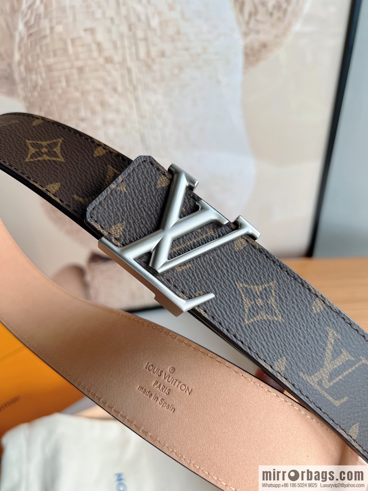 LV/Louis Vuitton, imported leather with Monogram's unique printed 40mm men's belt printed on the surface