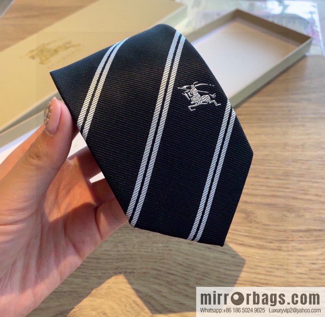Burberry 100% Top Jacquard Silk Tie