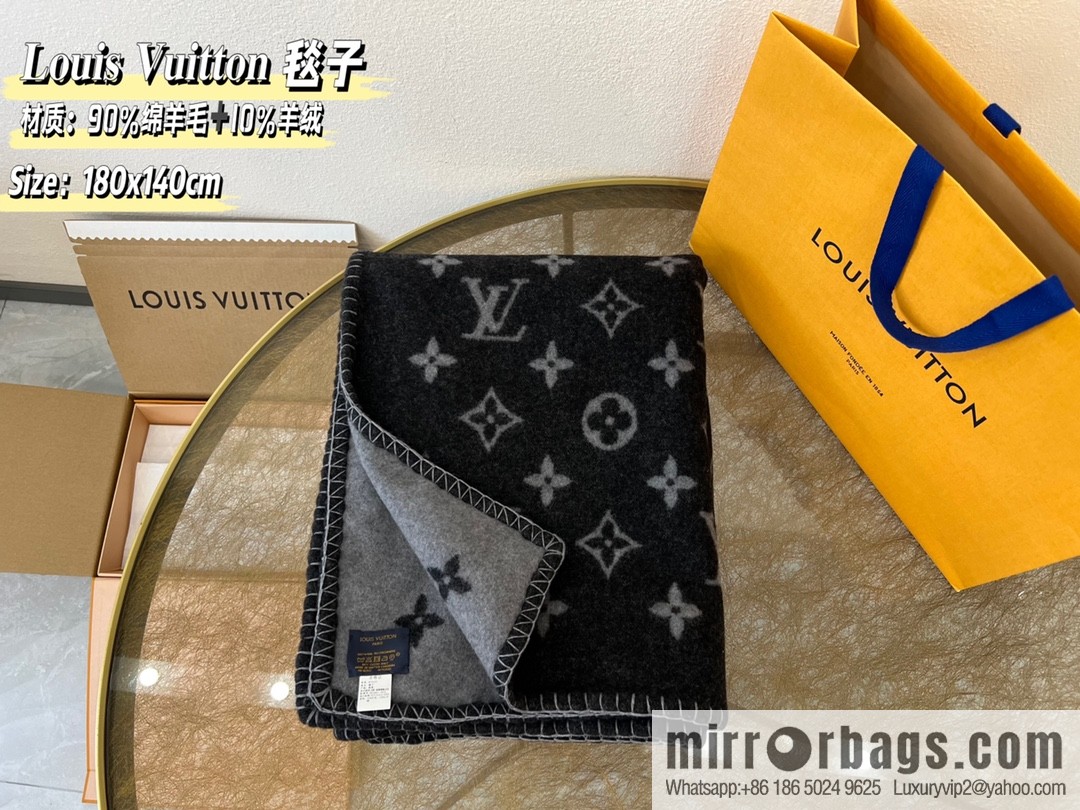 LV Louis Vuitton Neo monogram blanket m76032