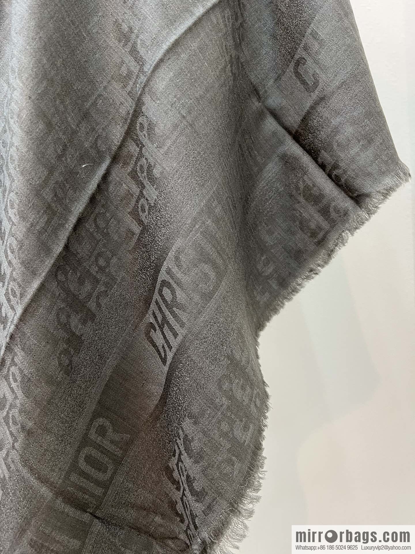 Dior Dior soft glutinous fluff cashmere square towel