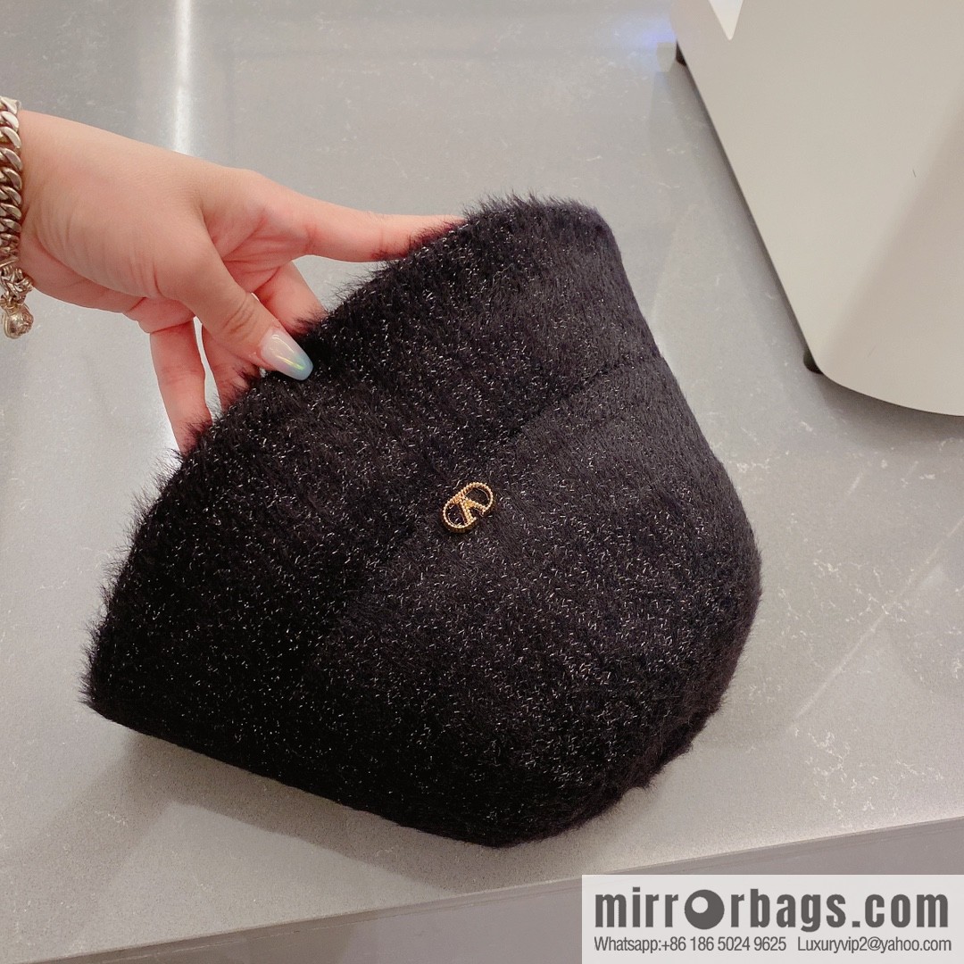 Valentino VALENTNIO autumn and winter new bucket hat
