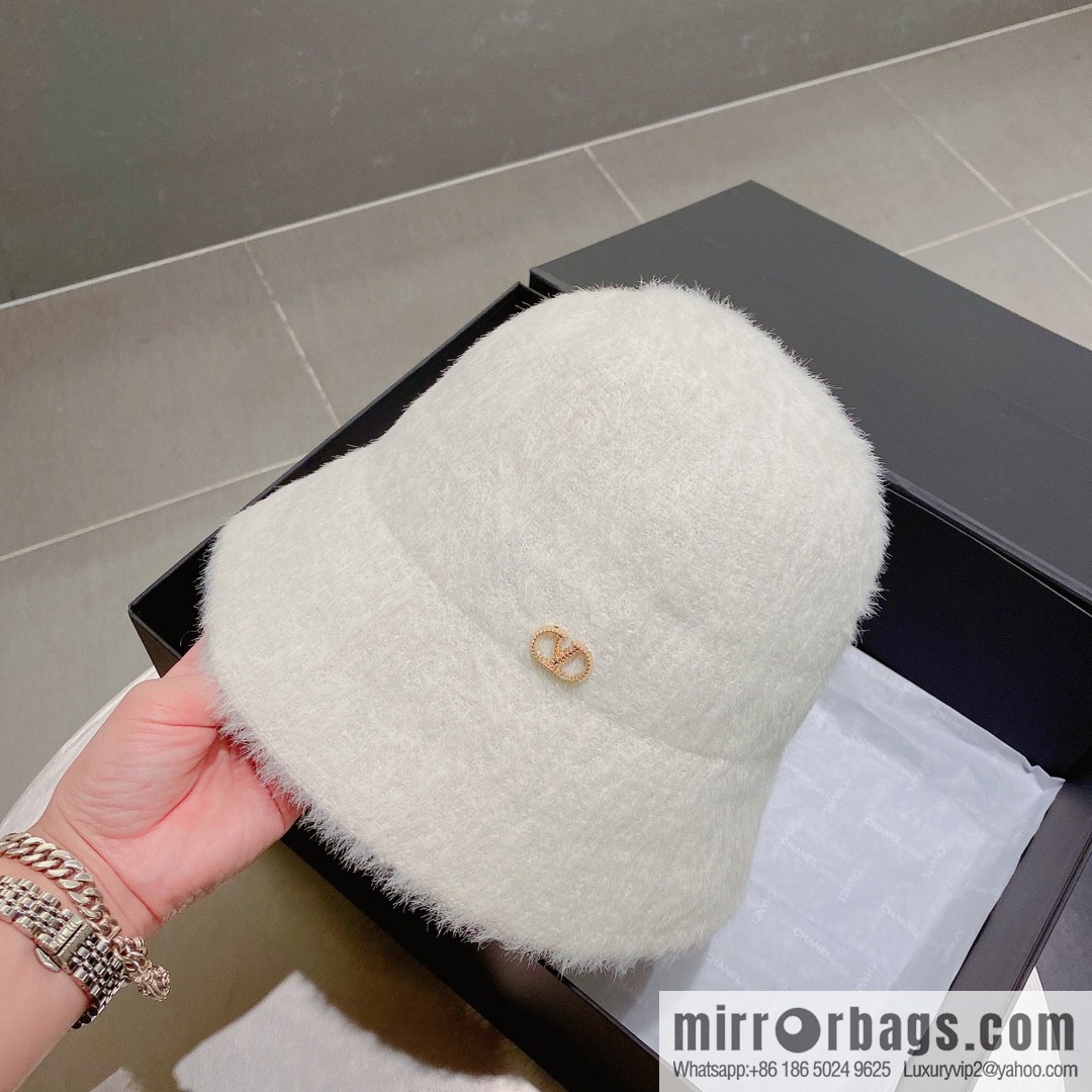 Valentino VALENTNIO autumn and winter new bucket hat