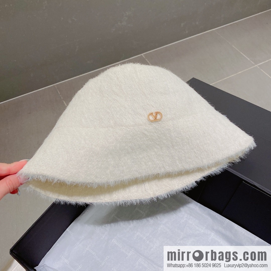 Valentino VALENTNIO autumn and winter new bucket hat