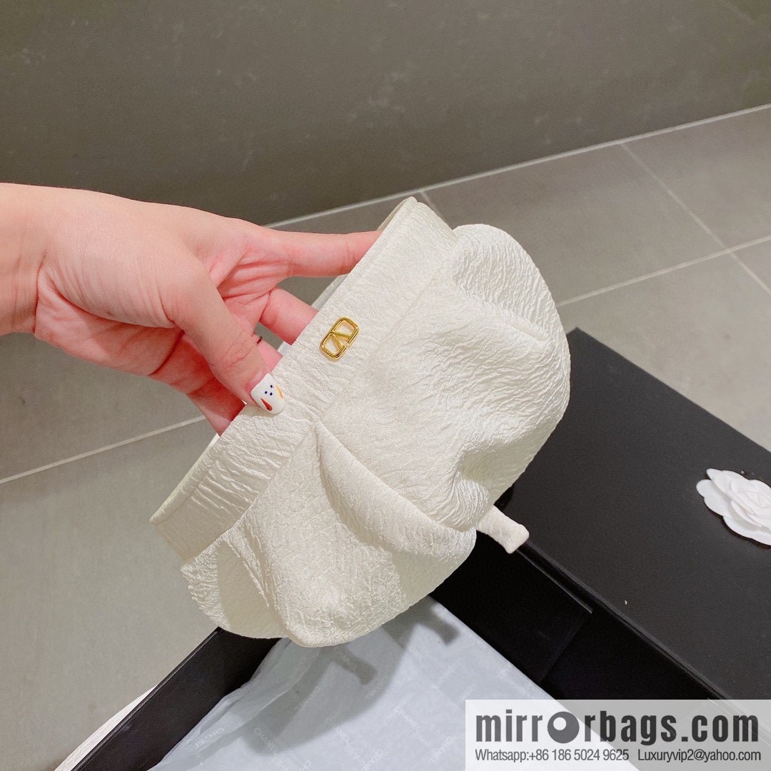 VAENTINO Valentino Fall 2022 New Beret