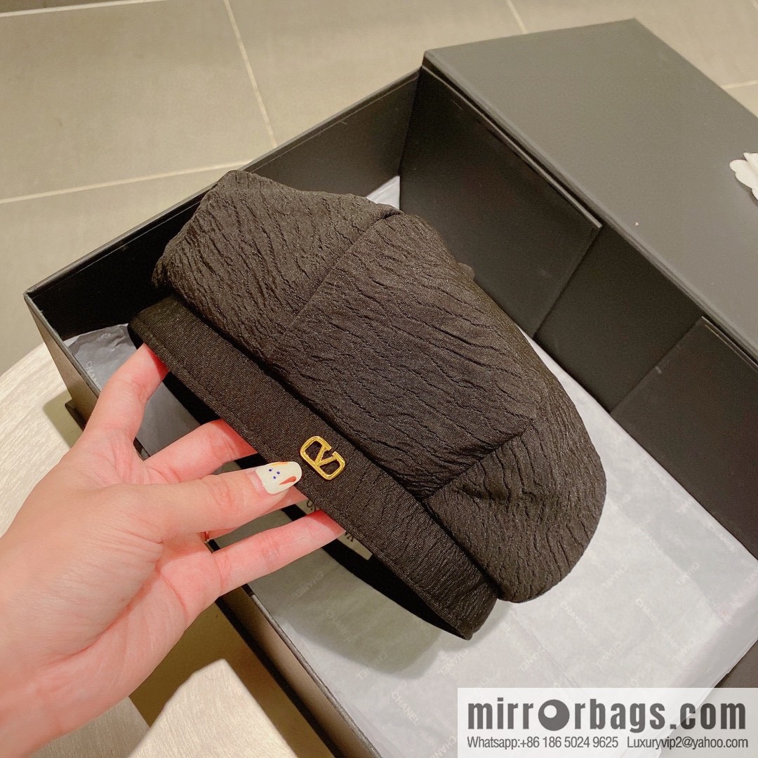 VAENTINO Valentino Fall 2022 New Beret