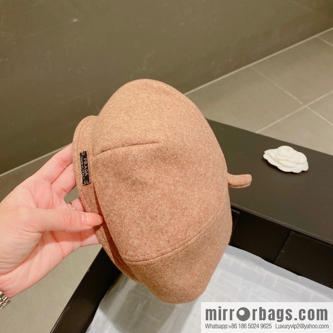 Prada autumn and winter new beret