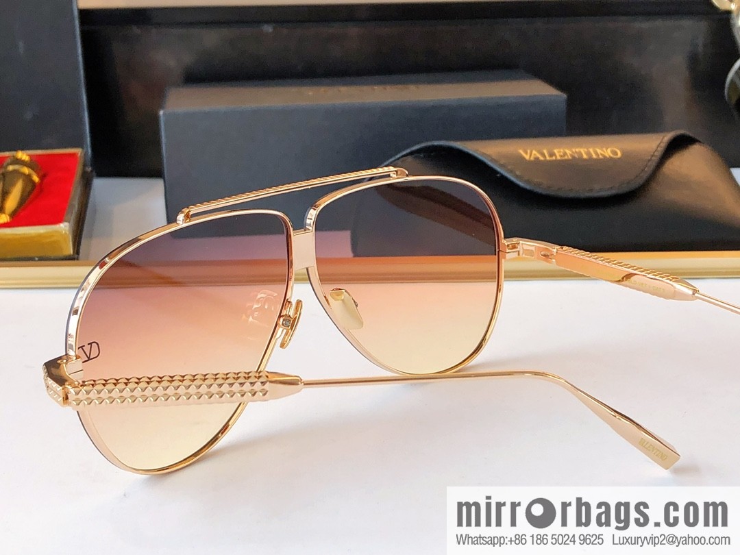 VALENTINO Valentino temple three-sided three-dimensional rivet surround sunglasses