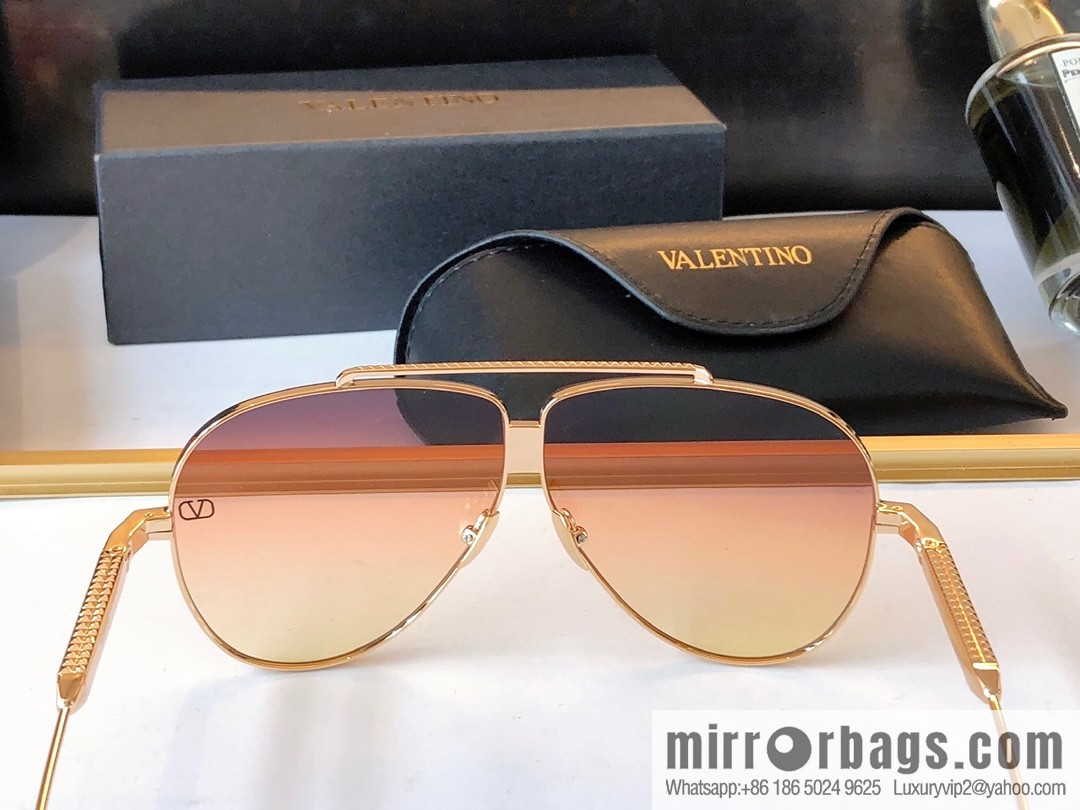 VALENTINO Valentino temple three-sided three-dimensional rivet surround sunglasses