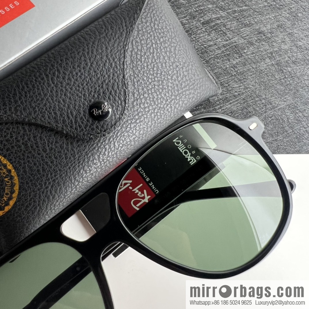 Rayban's new unisex sunglasses